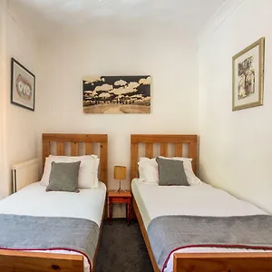 3* Bed & Breakfast Oyo Avalon Lifestyle